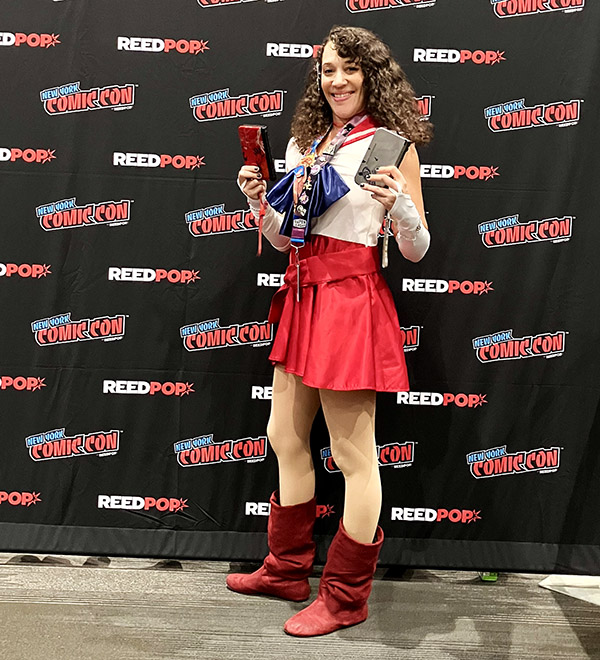 Rydia as Sailor
                              Mars with her Nintendo 3DS at New York
                              Comic Con